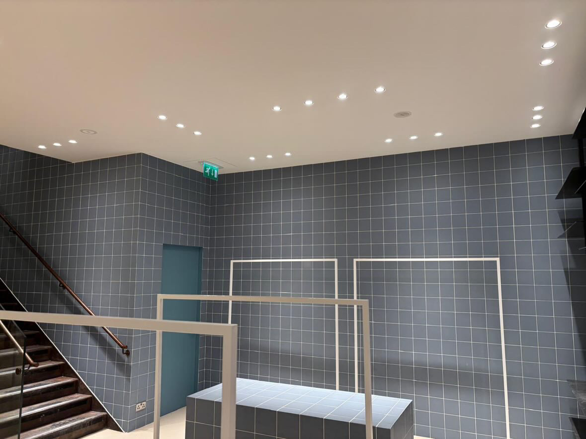 Recessed downlight installation